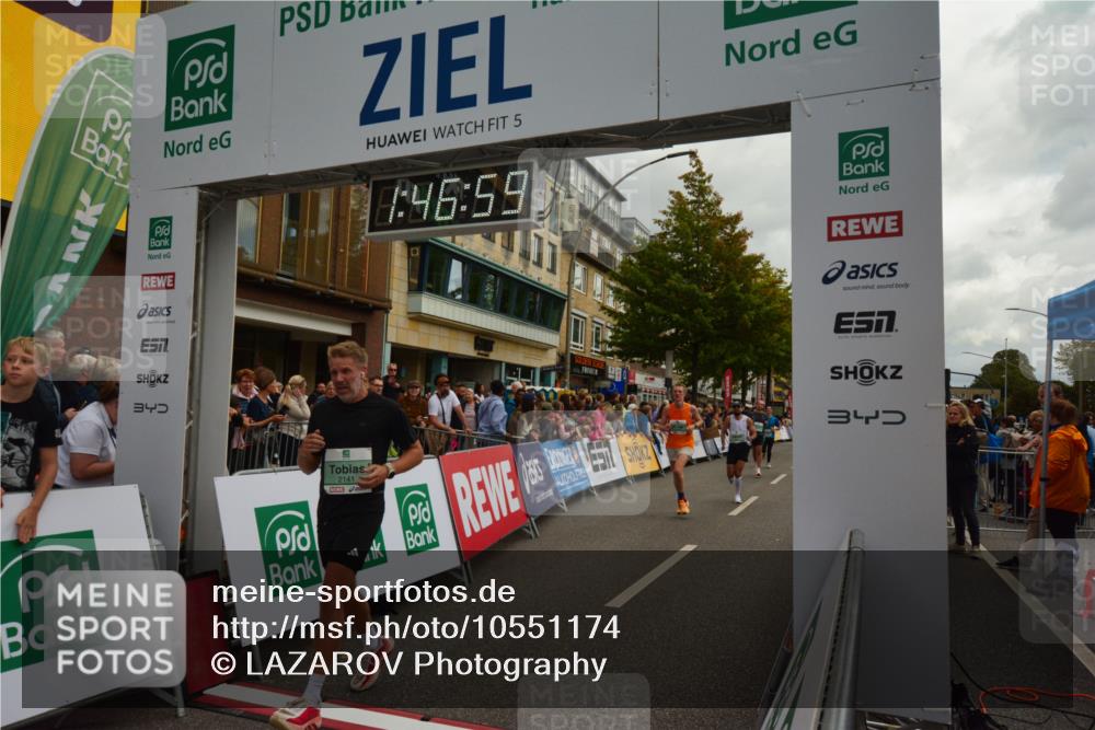 20.09.2026 - PSD Bank Halbmarathon LAZAROV Photography http://msf.ph/oto/10551174 20.09.2026 11:46:59 Ziel 1189, 1557, 1561, 1810, 1822, 2012, 2090, 2141, 2659, 2902, 3381, 3424, 3511, 4001, 4247, 4555 meine-sportfotos.de