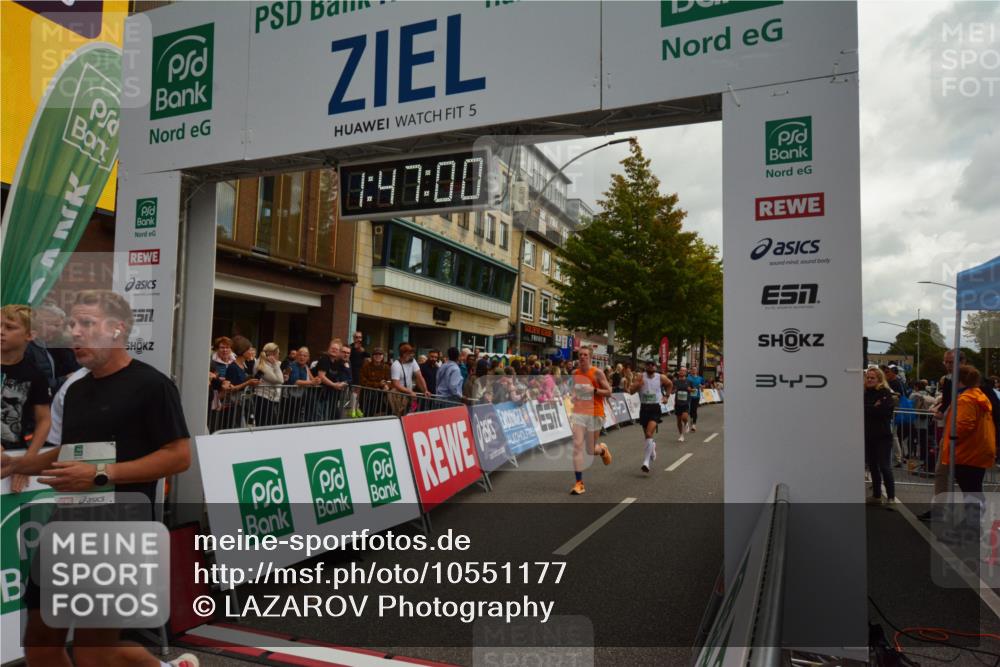 20.09.2026 - PSD Bank Halbmarathon LAZAROV Photography http://msf.ph/oto/10551177 20.09.2026 11:46:59 Ziel 1189, 1557, 1561, 1810, 1822, 2012, 2090, 2141, 2659, 2902, 3381, 3424, 3511, 4001, 4247, 4555 meine-sportfotos.de