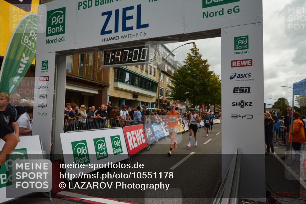20.09.2026 - PSD Bank Halbmarathon LAZAROV Photography http://msf.ph/oto/10551178 20.09.2026 11:47:00 Ziel 1189, 1557, 1561, 1810, 1822, 2012, 2090, 2141, 2659, 2902, 3381, 3424, 3511, 4001, 4247, 4555 meine-sportfotos.de