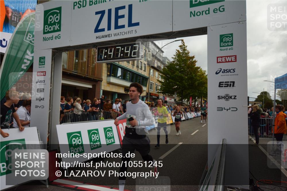 20.09.2026 - PSD Bank Halbmarathon LAZAROV Photography http://msf.ph/oto/10551245 20.09.2026 11:47:41 Ziel 1661, 1712, 2074, 2177, 2583, 2828, 2836, 2859, 3239, 3330, 3504, 3586, 3914, 4262, 4662 meine-sportfotos.de