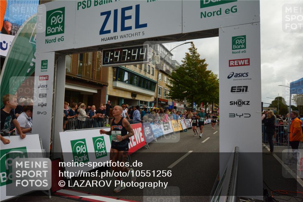 20.09.2026 - PSD Bank Halbmarathon LAZAROV Photography http://msf.ph/oto/10551256 20.09.2026 11:47:43 Ziel 1661, 1712, 2074, 2177, 2828, 2836, 2859, 3239, 3330, 3504, 3586, 3914, 4248, 4262, 4622, 4662 meine-sportfotos.de