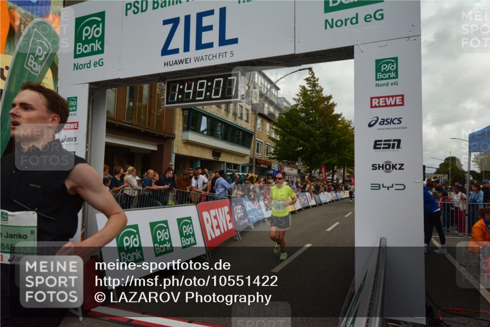 20.09.2026 - PSD Bank Halbmarathon LAZAROV Photography http://msf.ph/oto/10551422 20.09.2026 11:49:07 Ziel 1845, 2420, 2799, 4150, 4154, 4208, 4685, 4686, 4756 meine-sportfotos.de