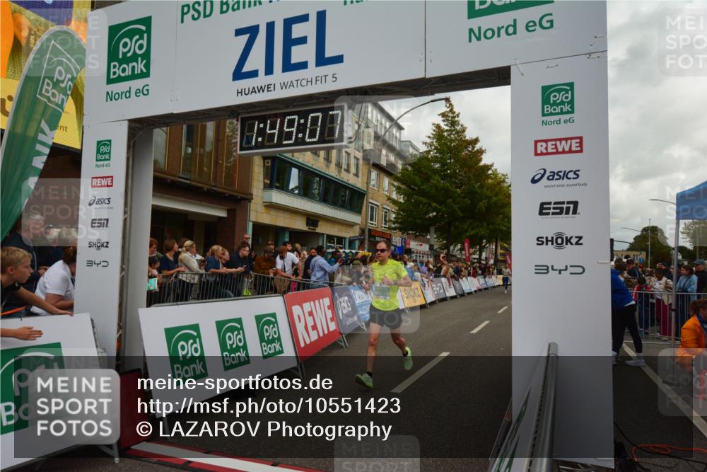 20.09.2026 - PSD Bank Halbmarathon LAZAROV Photography http://msf.ph/oto/10551423 20.09.2026 11:49:07 Ziel 1845, 2420, 2799, 4150, 4154, 4208, 4685, 4686, 4756 meine-sportfotos.de