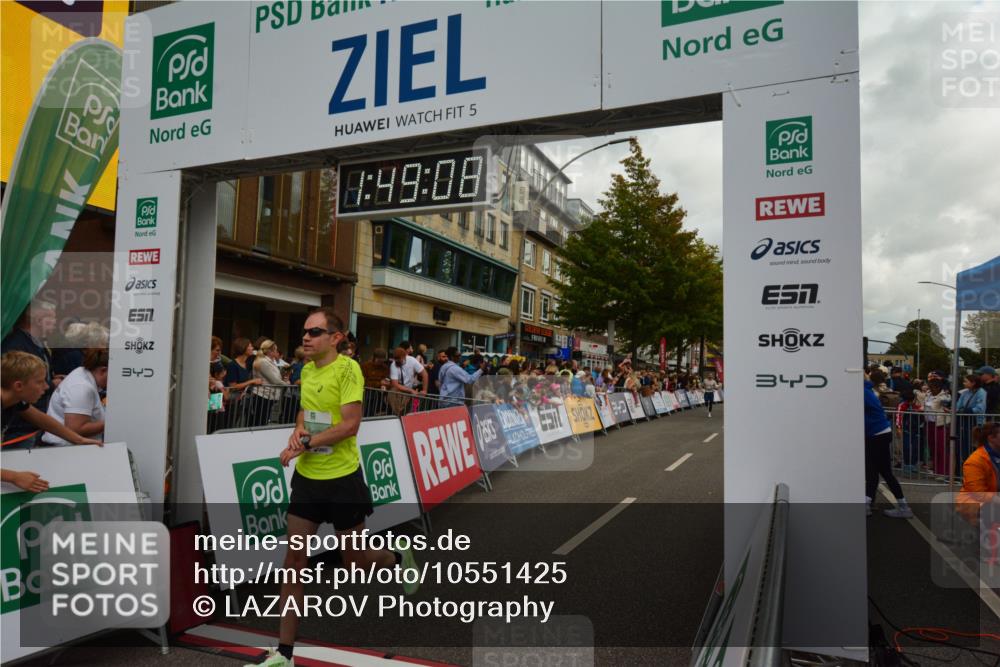 20.09.2026 - PSD Bank Halbmarathon LAZAROV Photography http://msf.ph/oto/10551425 20.09.2026 11:49:07 Ziel 1845, 2420, 2799, 4150, 4154, 4208, 4685, 4686, 4756 meine-sportfotos.de