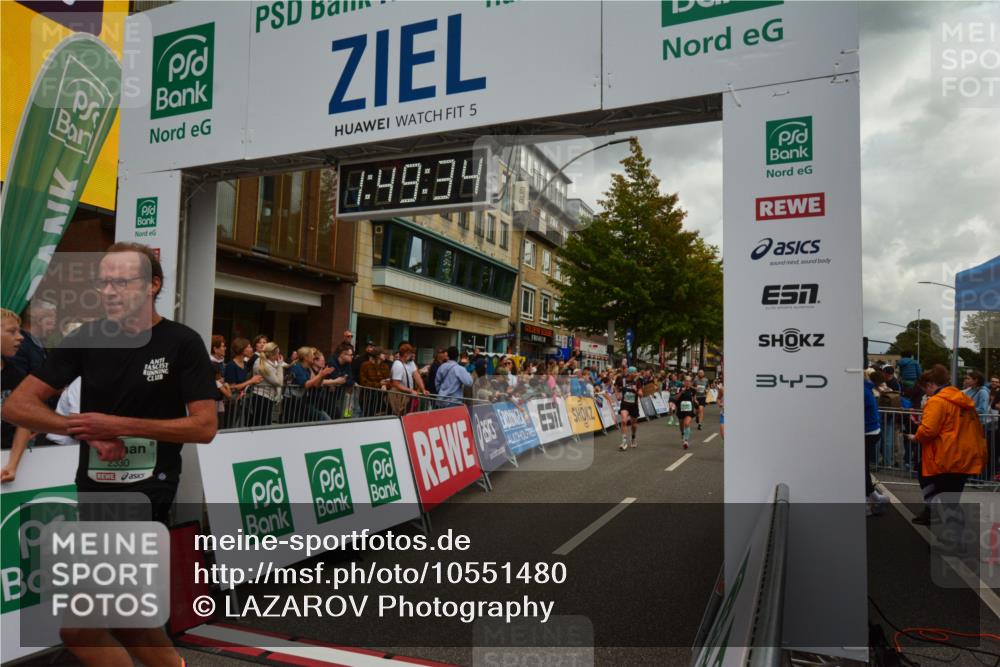 20.09.2026 - PSD Bank Halbmarathon LAZAROV Photography http://msf.ph/oto/10551480 20.09.2026 11:49:33 Ziel 1025, 1233, 1248, 1720, 2255, 2330, 2344, 3214, 3355, 4612 meine-sportfotos.de