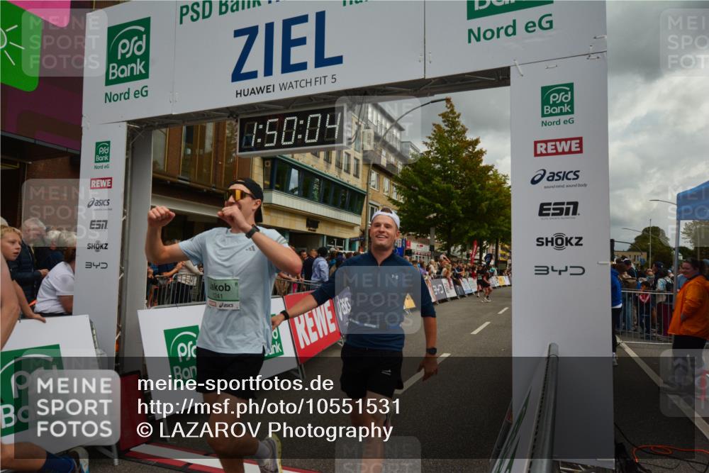 20.09.2026 - PSD Bank Halbmarathon LAZAROV Photography http://msf.ph/oto/10551531 20.09.2026 11:50:03 Ziel 1048, 1236, 1241, 1604, 1774, 2765, 2890, 2962, 3382, 4498, 4605 meine-sportfotos.de
