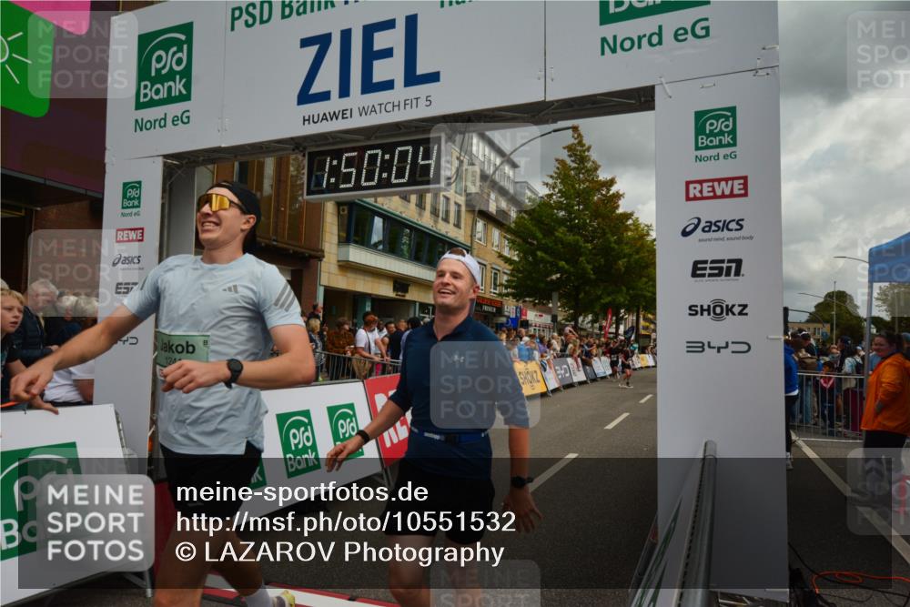 20.09.2026 - PSD Bank Halbmarathon LAZAROV Photography http://msf.ph/oto/10551532 20.09.2026 11:50:03 Ziel 1048, 1236, 1241, 1604, 1774, 2765, 2890, 2962, 3382, 4498, 4605 meine-sportfotos.de