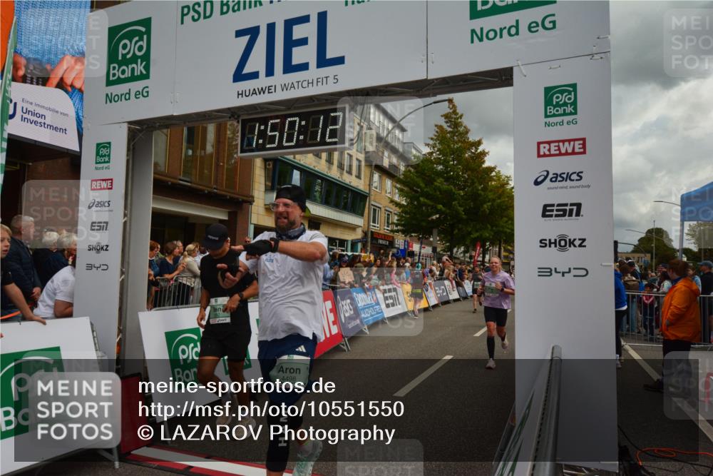 20.09.2026 - PSD Bank Halbmarathon LAZAROV Photography http://msf.ph/oto/10551550 20.09.2026 11:50:11 Ziel 1236, 1309, 1537, 1602, 1604, 1774, 1814, 1983, 2371, 2890, 3083, 3382, 3513, 3576, 4104, 4498 meine-sportfotos.de