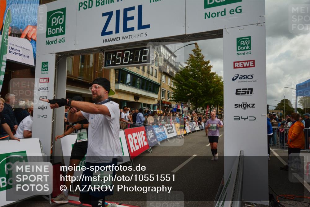 20.09.2026 - PSD Bank Halbmarathon LAZAROV Photography http://msf.ph/oto/10551551 20.09.2026 11:50:11 Ziel 1236, 1309, 1537, 1602, 1604, 1774, 1814, 1983, 2371, 2890, 3083, 3382, 3513, 3576, 4104, 4498 meine-sportfotos.de
