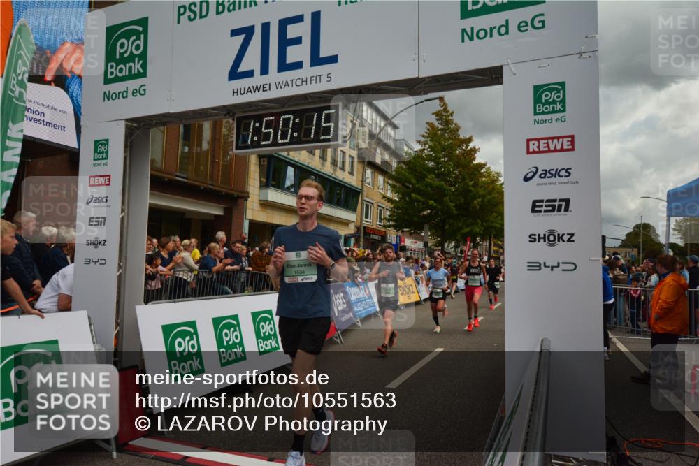 20.09.2026 - PSD Bank Halbmarathon LAZAROV Photography http://msf.ph/oto/10551563 20.09.2026 11:50:14 Ziel 1236, 1309, 1537, 1602, 1604, 1774, 1814, 1983, 2371, 2890, 3083, 3382, 3513, 3576, 4104, 4498, 4660 meine-sportfotos.de