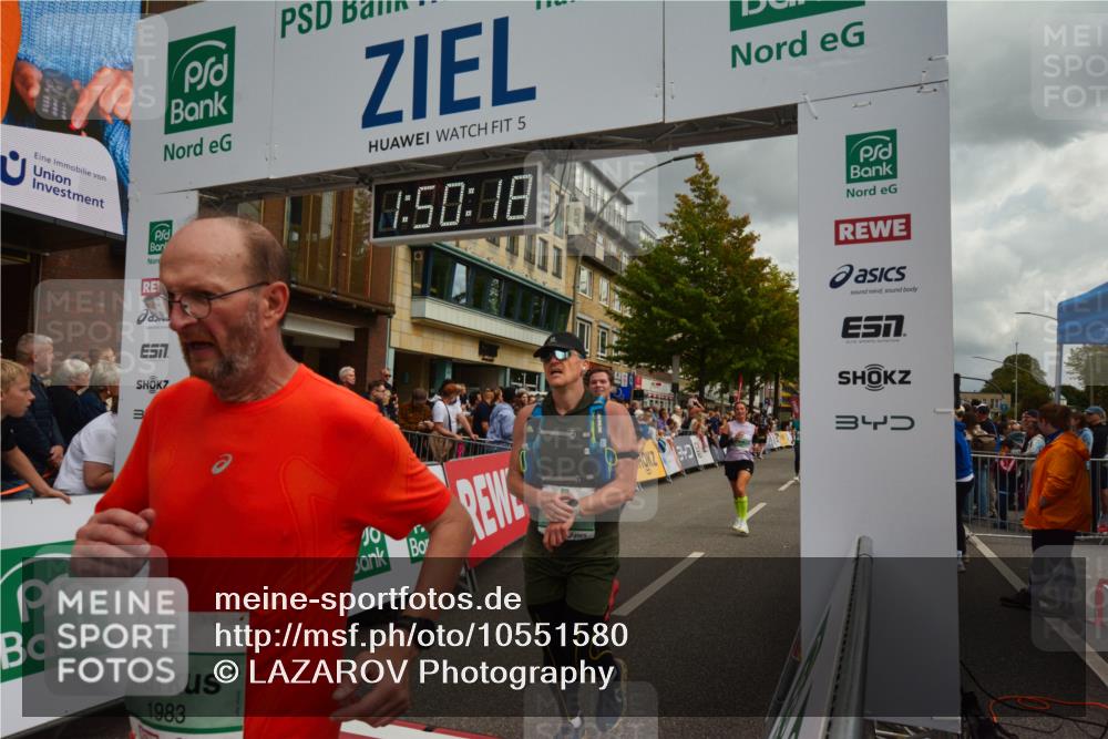 20.09.2026 - PSD Bank Halbmarathon LAZAROV Photography http://msf.ph/oto/10551580 20.09.2026 11:50:18 Ziel 1236, 1309, 1537, 1602, 1604, 1814, 1902, 1983, 2371, 2627, 3083, 3513, 3576, 3961, 4104, 4660 meine-sportfotos.de