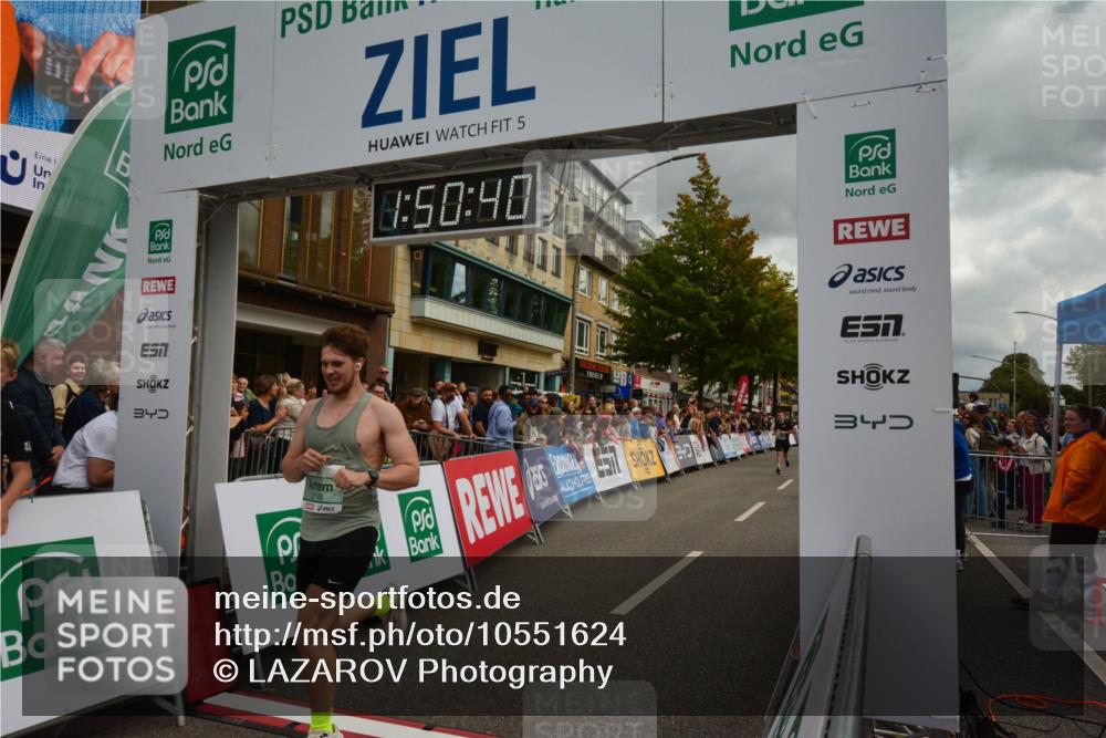 20.09.2026 - PSD Bank Halbmarathon LAZAROV Photography http://msf.ph/oto/10551624 20.09.2026 11:50:40 Ziel 1763, 2273, 2304, 2745, 3356, 4535 meine-sportfotos.de
