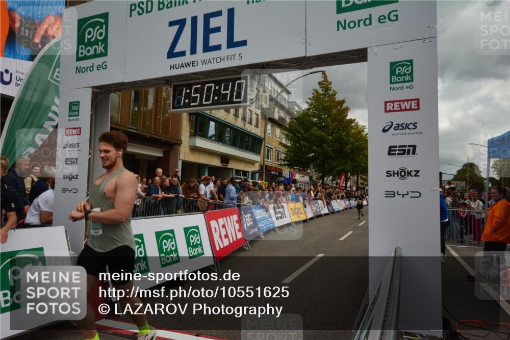 20.09.2026 - PSD Bank Halbmarathon LAZAROV Photography http://msf.ph/oto/10551625 20.09.2026 11:50:40 Ziel 1763, 2273, 2304, 2745, 3356, 4535 meine-sportfotos.de