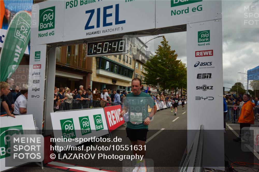 20.09.2026 - PSD Bank Halbmarathon LAZAROV Photography http://msf.ph/oto/10551631 20.09.2026 11:50:48 Ziel 1763, 2304, 3323, 3356, 3473, 3858, 4535 meine-sportfotos.de