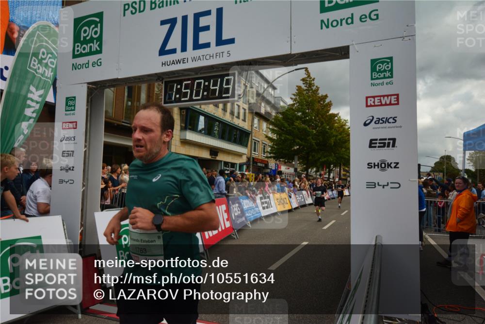 20.09.2026 - PSD Bank Halbmarathon LAZAROV Photography http://msf.ph/oto/10551634 20.09.2026 11:50:48 Ziel 1763, 2304, 3323, 3356, 3473, 3858, 4535 meine-sportfotos.de