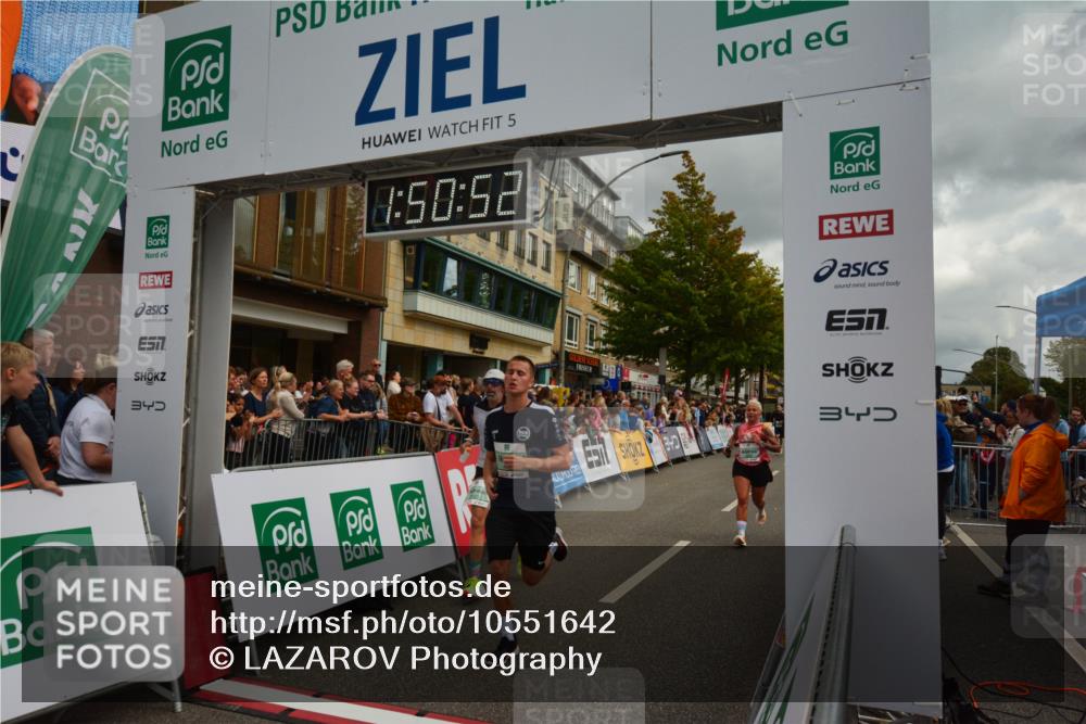 20.09.2026 - PSD Bank Halbmarathon LAZAROV Photography http://msf.ph/oto/10551642 20.09.2026 11:50:52 Ziel 1763, 2942, 3323, 3356, 3473, 3858, 4535 meine-sportfotos.de