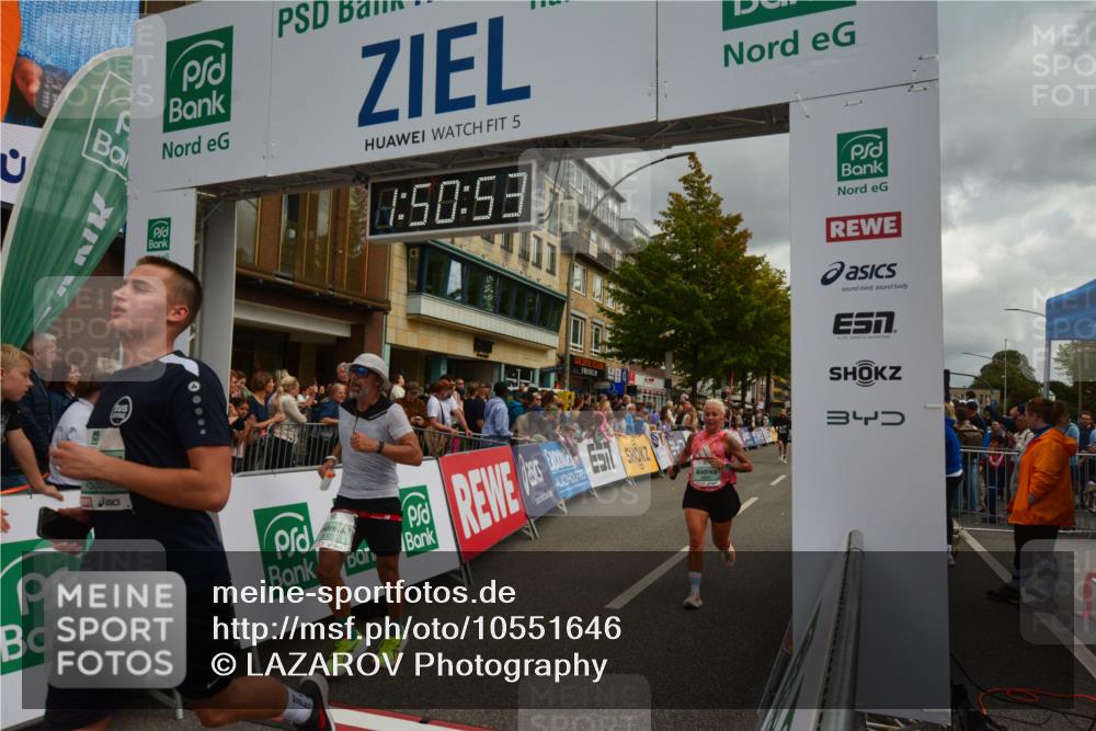 20.09.2026 - PSD Bank Halbmarathon LAZAROV Photography http://msf.ph/oto/10551646 20.09.2026 11:50:53 Ziel 1003, 1763, 2942, 3323, 3356, 3473, 3858, 4535 meine-sportfotos.de