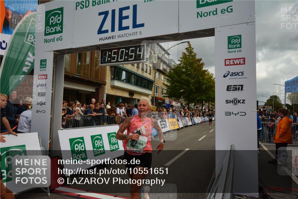 20.09.2026 - PSD Bank Halbmarathon LAZAROV Photography http://msf.ph/oto/10551651 20.09.2026 11:50:54 Ziel 1003, 1763, 2942, 3323, 3356, 3473, 3858, 4535 meine-sportfotos.de