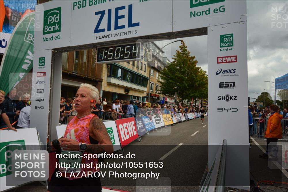 20.09.2026 - PSD Bank Halbmarathon LAZAROV Photography http://msf.ph/oto/10551653 20.09.2026 11:50:54 Ziel 1003, 1763, 2942, 3323, 3356, 3473, 3858, 4535 meine-sportfotos.de