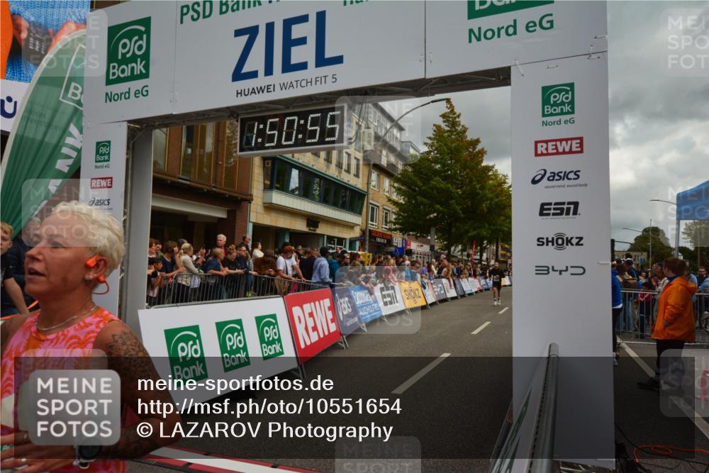 20.09.2026 - PSD Bank Halbmarathon LAZAROV Photography http://msf.ph/oto/10551654 20.09.2026 11:50:54 Ziel 1003, 1763, 2942, 3323, 3356, 3473, 3858, 4535 meine-sportfotos.de