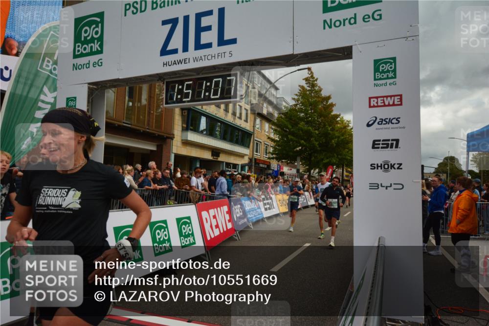 20.09.2026 - PSD Bank Halbmarathon LAZAROV Photography http://msf.ph/oto/10551669 20.09.2026 11:51:07 Ziel 1003, 1459, 1625, 2249, 2942, 2957, 3917, 4101, 4314, 4772 meine-sportfotos.de