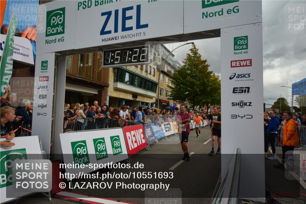 20.09.2026 - PSD Bank Halbmarathon LAZAROV Photography http://msf.ph/oto/10551693 20.09.2026 11:51:22 Ziel 1006, 2949, 3972, 3997, 4231, 4594, 4595 meine-sportfotos.de