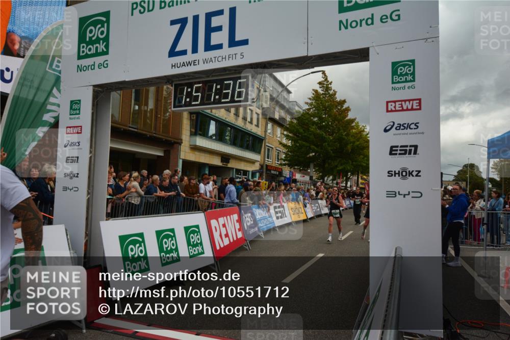 20.09.2026 - PSD Bank Halbmarathon LAZAROV Photography http://msf.ph/oto/10551712 20.09.2026 11:51:35 Ziel 2458, 2463, 2685, 2814, 3866, 4102, 4618 meine-sportfotos.de