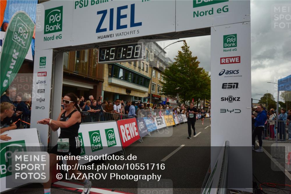20.09.2026 - PSD Bank Halbmarathon LAZAROV Photography http://msf.ph/oto/10551716 20.09.2026 11:51:37 Ziel 1157, 1169, 1356, 2458, 2463, 2685, 2814, 3866, 4031, 4102, 4579, 4618 meine-sportfotos.de