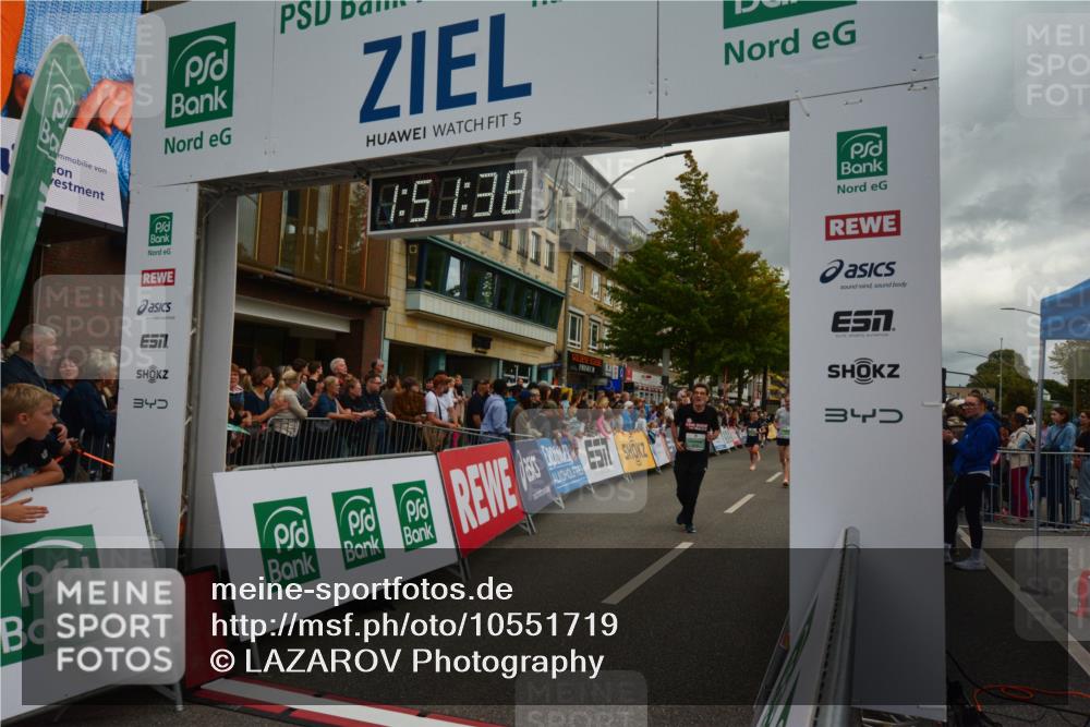 20.09.2026 - PSD Bank Halbmarathon LAZAROV Photography http://msf.ph/oto/10551719 20.09.2026 11:51:38 Ziel 1157, 1169, 1356, 2458, 2463, 2685, 2814, 3866, 4031, 4102, 4579, 4618, 4737 meine-sportfotos.de