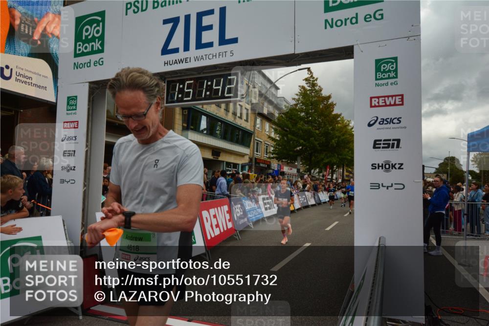 20.09.2026 - PSD Bank Halbmarathon LAZAROV Photography http://msf.ph/oto/10551732 20.09.2026 11:51:42 Ziel 1157, 1169, 1356, 2463, 2503, 2685, 2814, 3074, 3866, 4031, 4102, 4579, 4618, 4737 meine-sportfotos.de