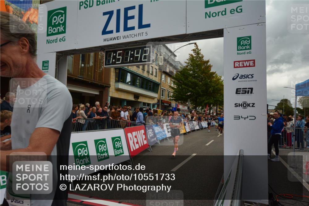 20.09.2026 - PSD Bank Halbmarathon LAZAROV Photography http://msf.ph/oto/10551733 20.09.2026 11:51:42 Ziel 1157, 1169, 1356, 2463, 2503, 2685, 2814, 3074, 3866, 4031, 4102, 4579, 4618, 4737 meine-sportfotos.de