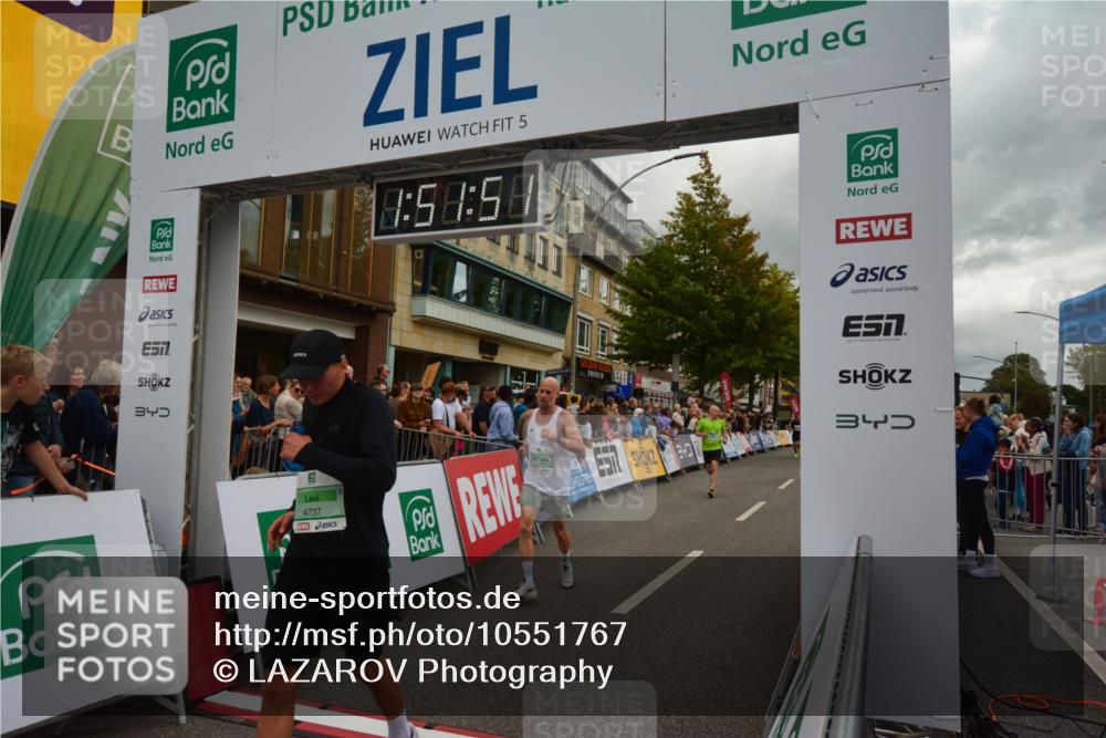 20.09.2026 - PSD Bank Halbmarathon LAZAROV Photography http://msf.ph/oto/10551767 20.09.2026 11:51:51 Ziel 1157, 1169, 1356, 1729, 2463, 2503, 2685, 2850, 3074, 3327, 4031, 4579, 4737 meine-sportfotos.de