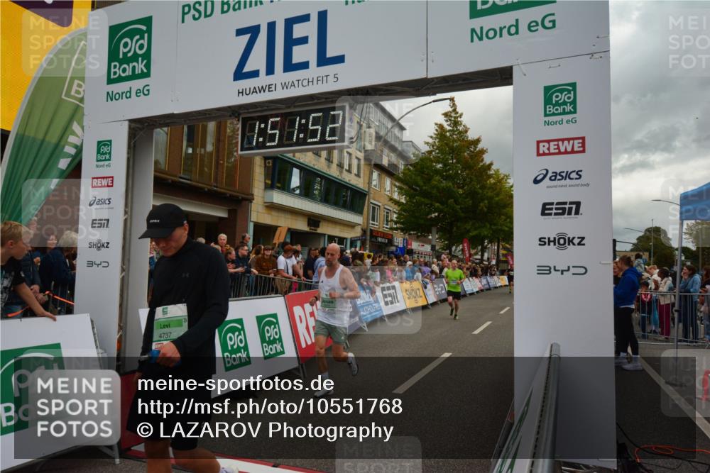 20.09.2026 - PSD Bank Halbmarathon LAZAROV Photography http://msf.ph/oto/10551768 20.09.2026 11:51:51 Ziel 1157, 1169, 1356, 1729, 2463, 2503, 2685, 2850, 3074, 3327, 4031, 4579, 4737 meine-sportfotos.de