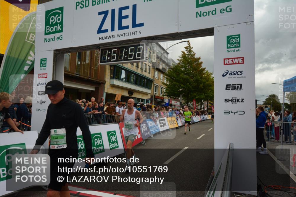 20.09.2026 - PSD Bank Halbmarathon LAZAROV Photography http://msf.ph/oto/10551769 20.09.2026 11:51:51 Ziel 1157, 1169, 1356, 1729, 2463, 2503, 2685, 2850, 3074, 3327, 4031, 4579, 4737 meine-sportfotos.de