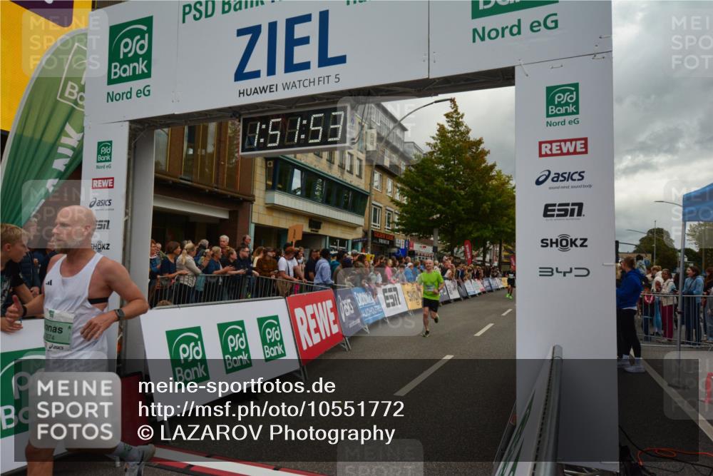 20.09.2026 - PSD Bank Halbmarathon LAZAROV Photography http://msf.ph/oto/10551772 20.09.2026 11:51:52 Ziel 1157, 1169, 1356, 1729, 2463, 2503, 2685, 2850, 3074, 3327, 4031, 4579, 4737 meine-sportfotos.de