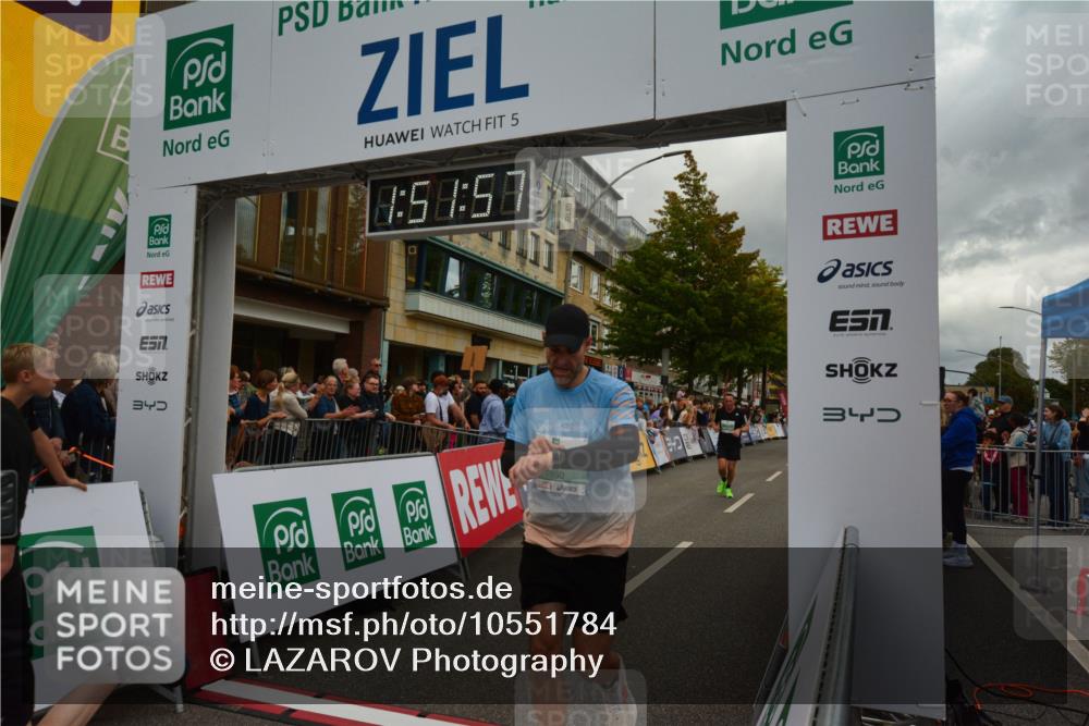 20.09.2026 - PSD Bank Halbmarathon LAZAROV Photography http://msf.ph/oto/10551784 20.09.2026 11:51:57 Ziel 1729, 2503, 2830, 2850, 3049, 3074, 3327 meine-sportfotos.de