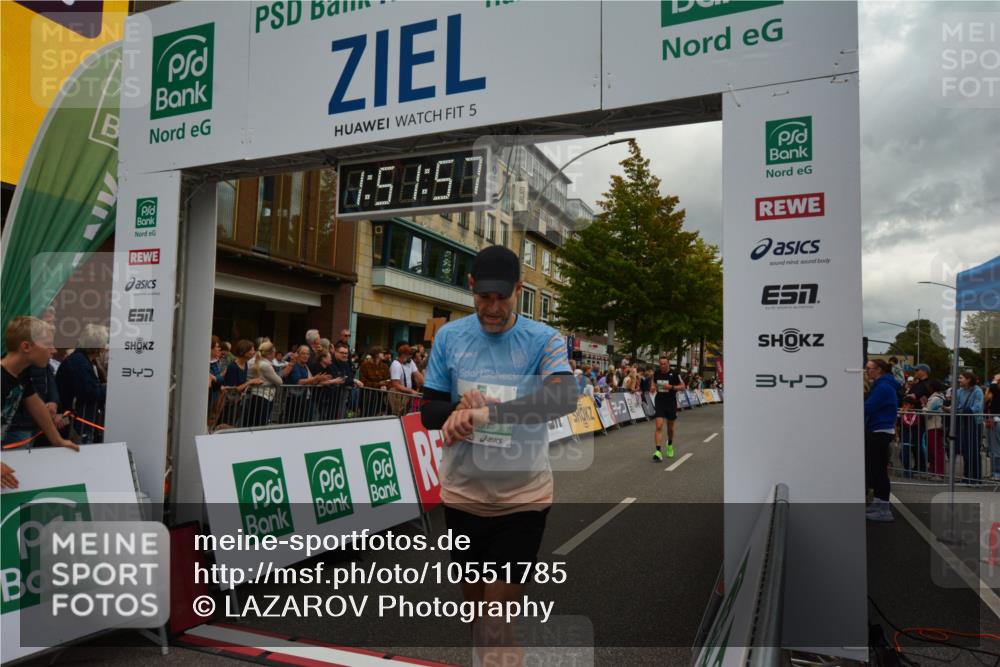 20.09.2026 - PSD Bank Halbmarathon LAZAROV Photography http://msf.ph/oto/10551785 20.09.2026 11:51:57 Ziel 1729, 2503, 2830, 2850, 3049, 3074, 3327 meine-sportfotos.de