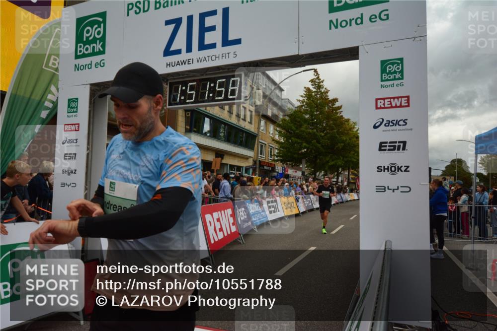 20.09.2026 - PSD Bank Halbmarathon LAZAROV Photography http://msf.ph/oto/10551788 20.09.2026 11:51:57 Ziel 1729, 2503, 2830, 2850, 3049, 3074, 3327 meine-sportfotos.de