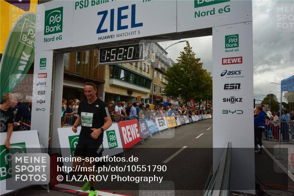 20.09.2026 - PSD Bank Halbmarathon LAZAROV Photography http://msf.ph/oto/10551790 20.09.2026 11:52:01 Ziel 1729, 2830, 2850, 3049, 3327 meine-sportfotos.de