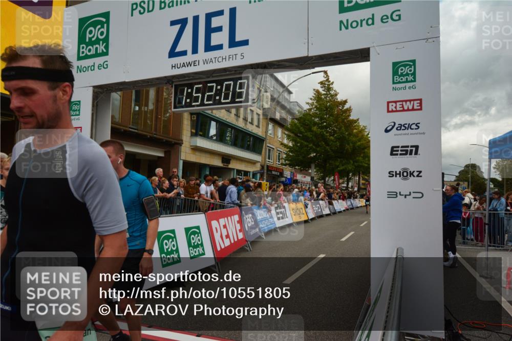 20.09.2026 - PSD Bank Halbmarathon LAZAROV Photography http://msf.ph/oto/10551805 20.09.2026 11:52:08 Ziel 2830, 3049, 3737, 4680, 4789 meine-sportfotos.de