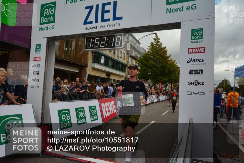 20.09.2026 - PSD Bank Halbmarathon LAZAROV Photography http://msf.ph/oto/10551817 20.09.2026 11:52:18 Ziel 1152, 3042, 3047, 3512, 3664, 3737, 4539, 4609, 4680, 4789 meine-sportfotos.de