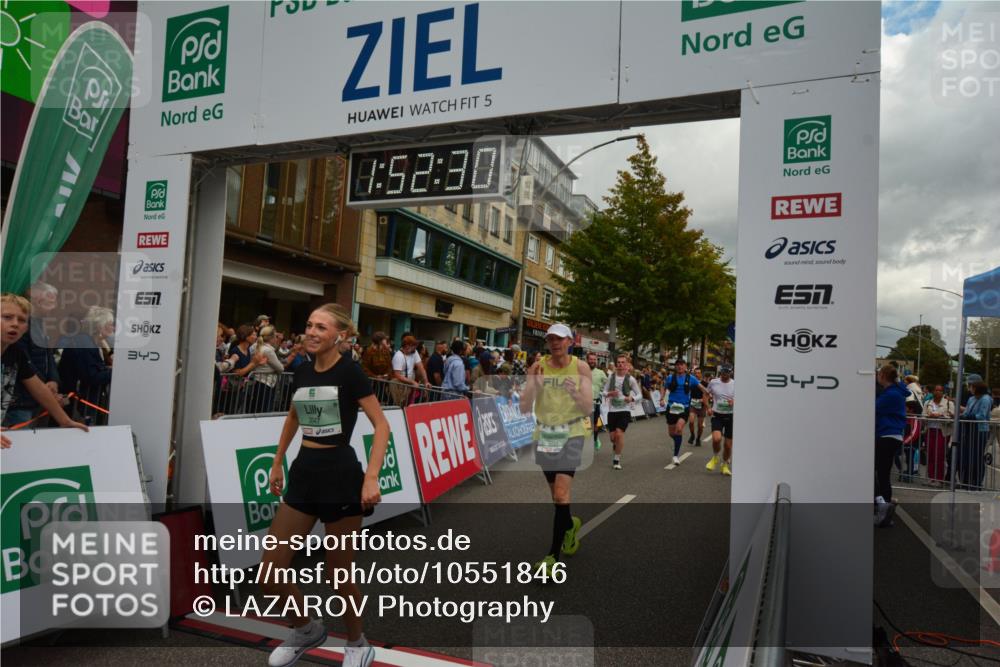 20.09.2026 - PSD Bank Halbmarathon LAZAROV Photography http://msf.ph/oto/10551846 20.09.2026 11:52:30 Ziel 1130, 1152, 1196, 1254, 1732, 1853, 1889, 3047, 3512, 3515, 3664, 4071, 4609, 4714, 4768 meine-sportfotos.de