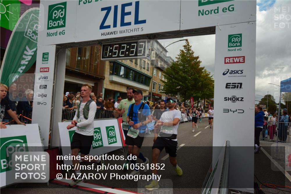 20.09.2026 - PSD Bank Halbmarathon LAZAROV Photography http://msf.ph/oto/10551852 20.09.2026 11:52:32 Ziel 1130, 1152, 1196, 1254, 1732, 1853, 1889, 2028, 3047, 3512, 3515, 3664, 4071, 4609, 4714, 4768 meine-sportfotos.de