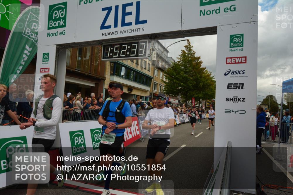 20.09.2026 - PSD Bank Halbmarathon LAZAROV Photography http://msf.ph/oto/10551854 20.09.2026 11:52:33 Ziel 1130, 1152, 1196, 1254, 1732, 1853, 1889, 2028, 2113, 3047, 3227, 3512, 3515, 3664, 4071, 4714, 4768 meine-sportfotos.de