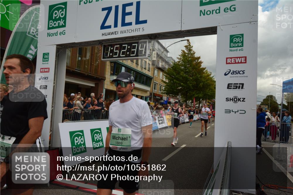 20.09.2026 - PSD Bank Halbmarathon LAZAROV Photography http://msf.ph/oto/10551862 20.09.2026 11:52:34 Ziel 1130, 1196, 1254, 1732, 1853, 1889, 2028, 2113, 3047, 3227, 3515, 3664, 4071, 4714, 4768 meine-sportfotos.de