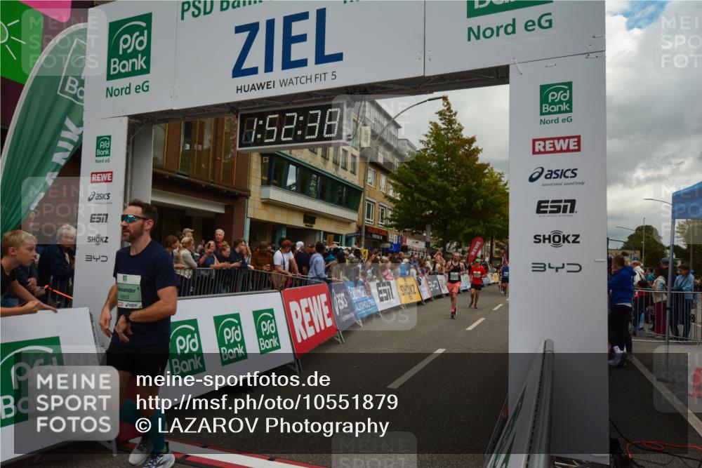20.09.2026 - PSD Bank Halbmarathon LAZAROV Photography http://msf.ph/oto/10551879 20.09.2026 11:52:38 Ziel 1130, 1196, 1254, 1732, 1853, 1889, 2028, 2113, 3227, 3515, 4071, 4768 meine-sportfotos.de