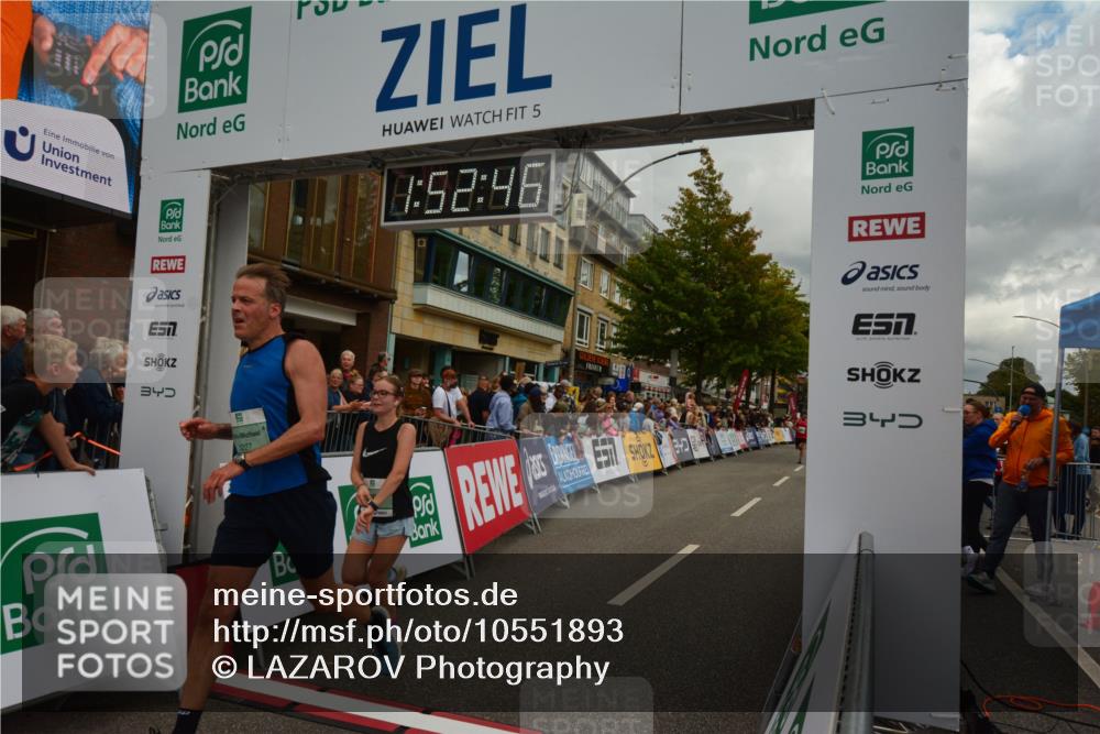 20.09.2026 - PSD Bank Halbmarathon LAZAROV Photography http://msf.ph/oto/10551893 20.09.2026 11:52:45 Ziel 2028, 2113, 3050, 3227, 3515, 4230, 4451 meine-sportfotos.de