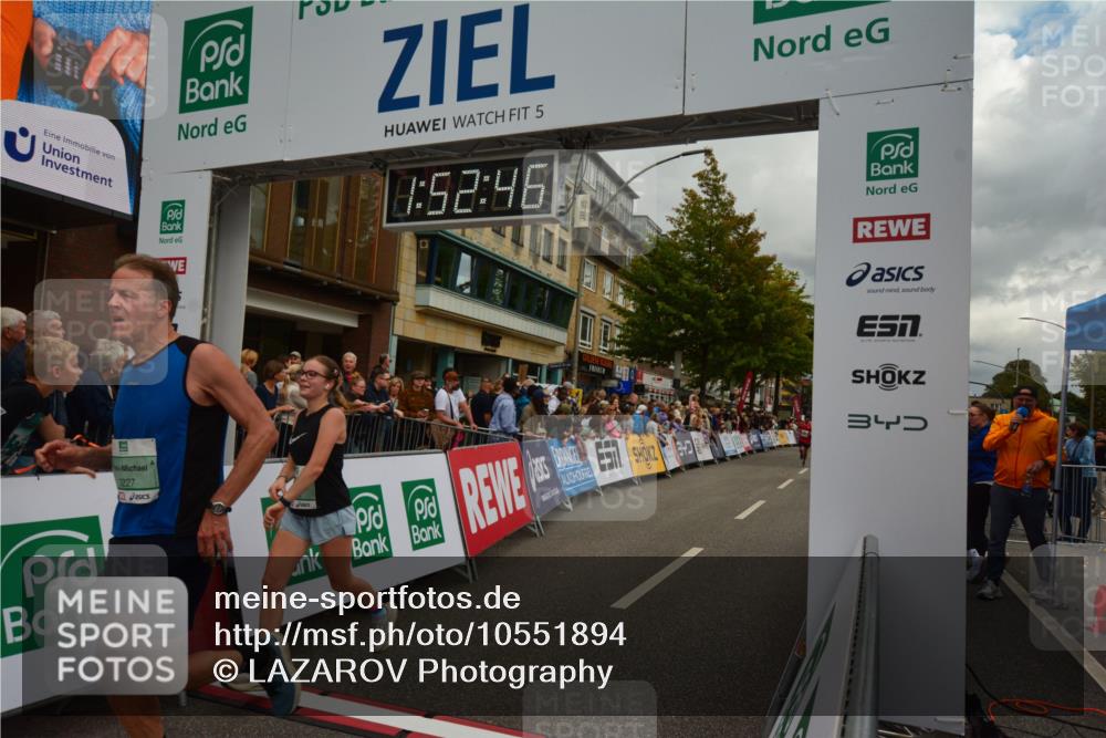 20.09.2026 - PSD Bank Halbmarathon LAZAROV Photography http://msf.ph/oto/10551894 20.09.2026 11:52:45 Ziel 2028, 2113, 3050, 3227, 3515, 4230, 4451 meine-sportfotos.de