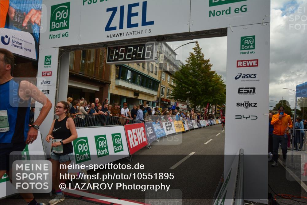 20.09.2026 - PSD Bank Halbmarathon LAZAROV Photography http://msf.ph/oto/10551895 20.09.2026 11:52:45 Ziel 2028, 2113, 3050, 3227, 3515, 4230, 4451 meine-sportfotos.de