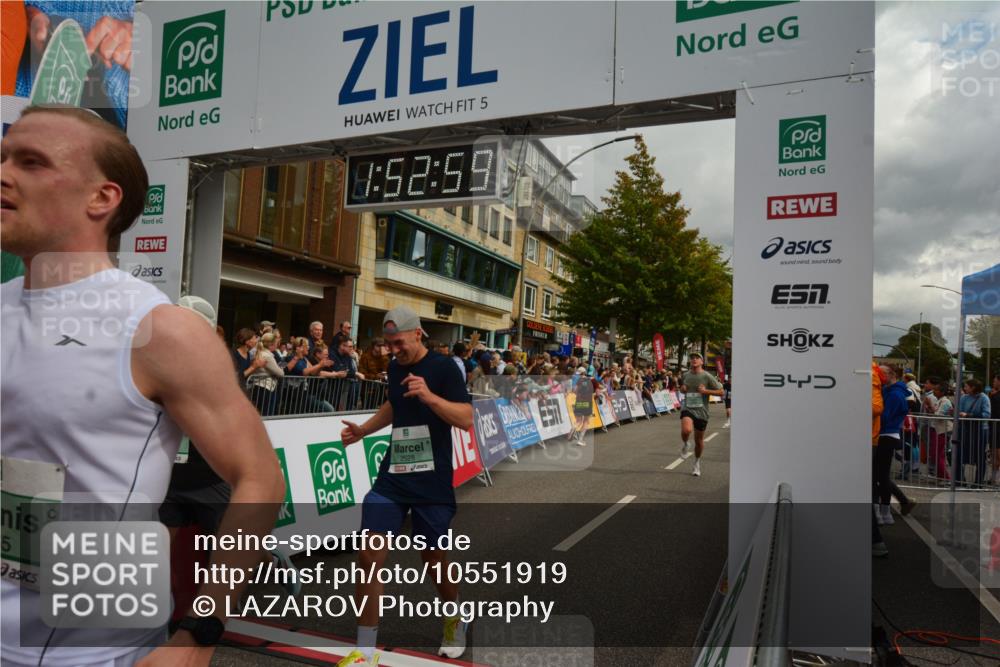 20.09.2026 - PSD Bank Halbmarathon LAZAROV Photography http://msf.ph/oto/10551919 20.09.2026 11:52:58 Ziel 1365, 2528, 3018, 3041, 3050, 3505, 4020, 4230, 4451, 4624, 4757 meine-sportfotos.de